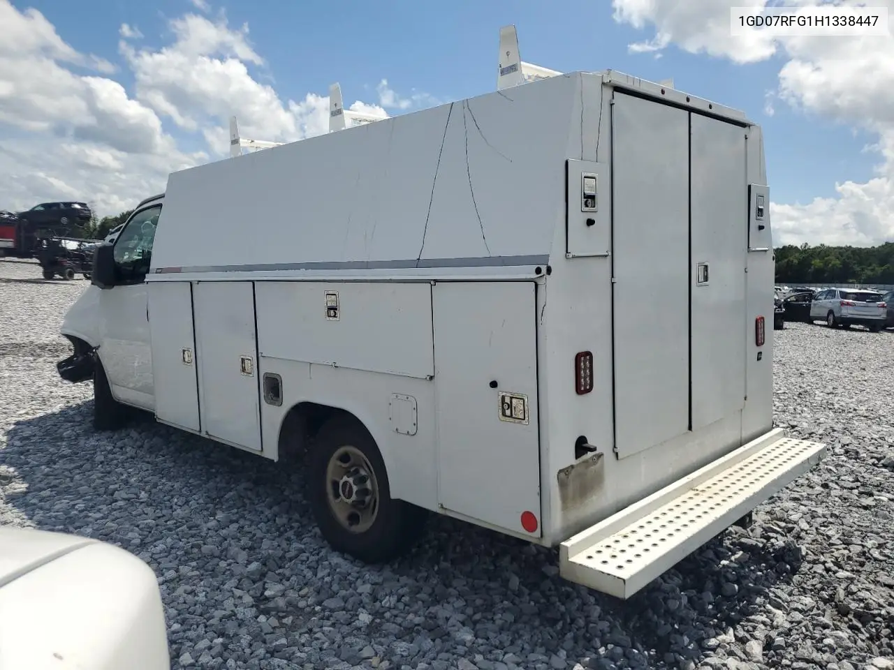 2017 GMC Savana Cutaway G3500 VIN: 1GD07RFG1H1338447 Lot: 61438265
