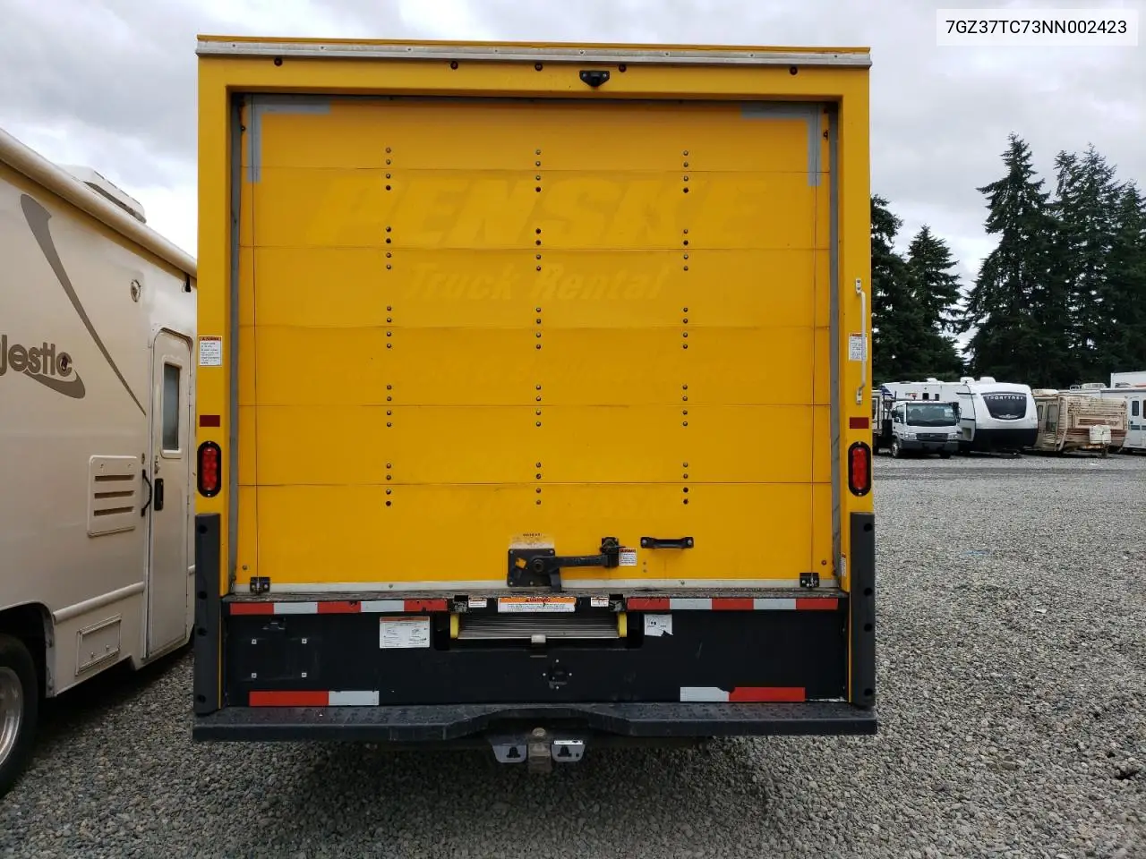 2022 GMC Savana Cutaway G3500 VIN: 7GZ37TC73NN002423 Lot: 61386495