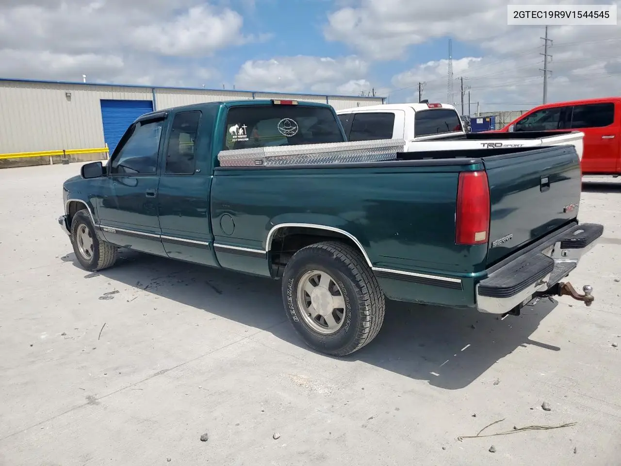 1997 GMC Sierra C1500 VIN: 2GTEC19R9V1544545 Lot: 61717075