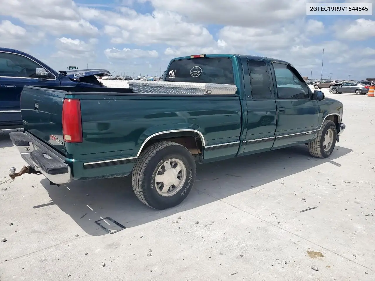 1997 GMC Sierra C1500 VIN: 2GTEC19R9V1544545 Lot: 61717075