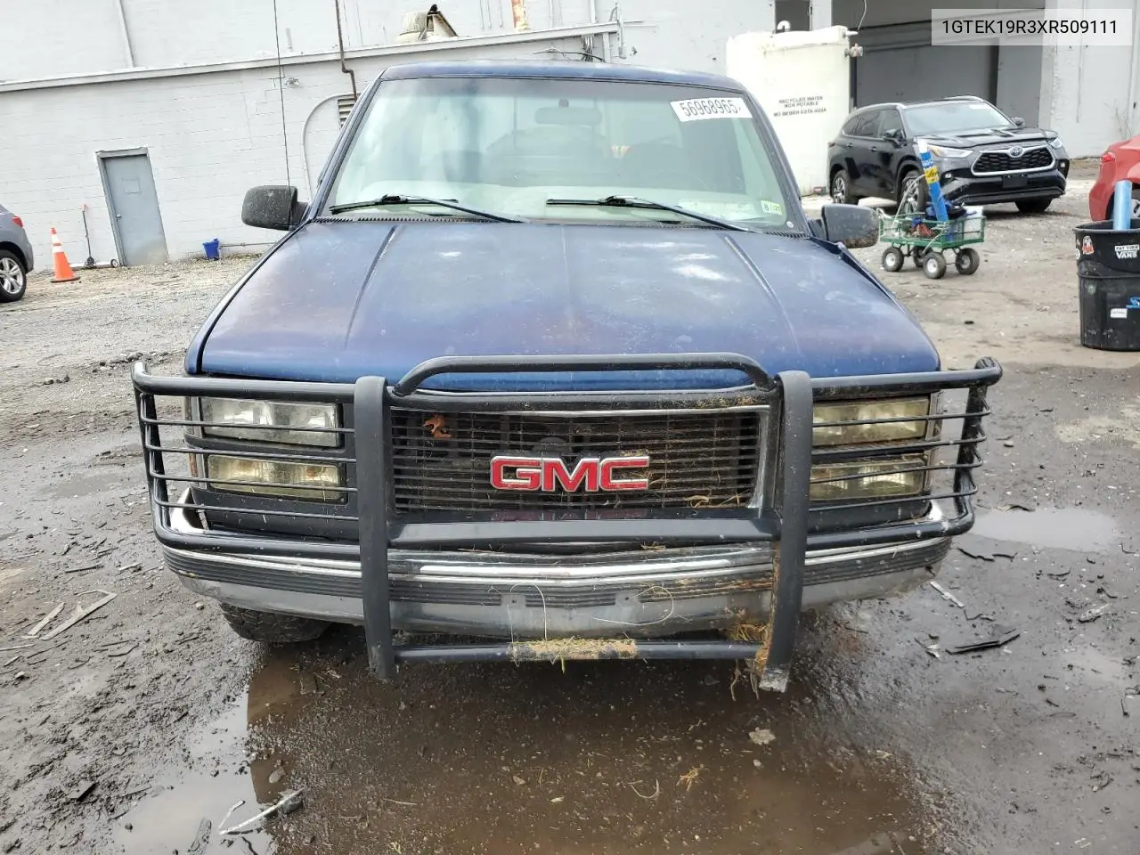 1999 GMC Sierra K1500 VIN: 1GTEK19R3XR509111 Lot: 56968965