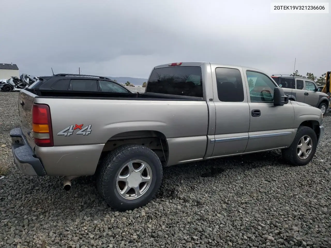 2002 GMC New Sierra K1500 VIN: 2GTEK19V321236606 Lot: 49308235
