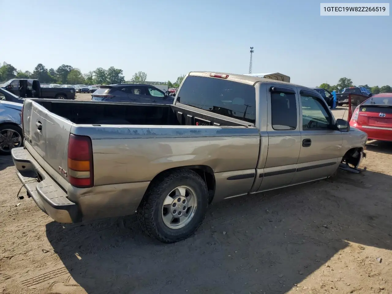 2002 GMC New Sierra C1500 VIN: 1GTEC19W82Z266519 Lot: 53518825