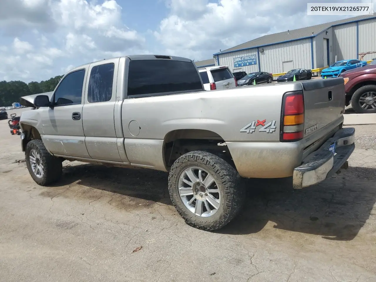 2002 GMC New Sierra K1500 VIN: 2GTEK19VX21265777 Lot: 62720945