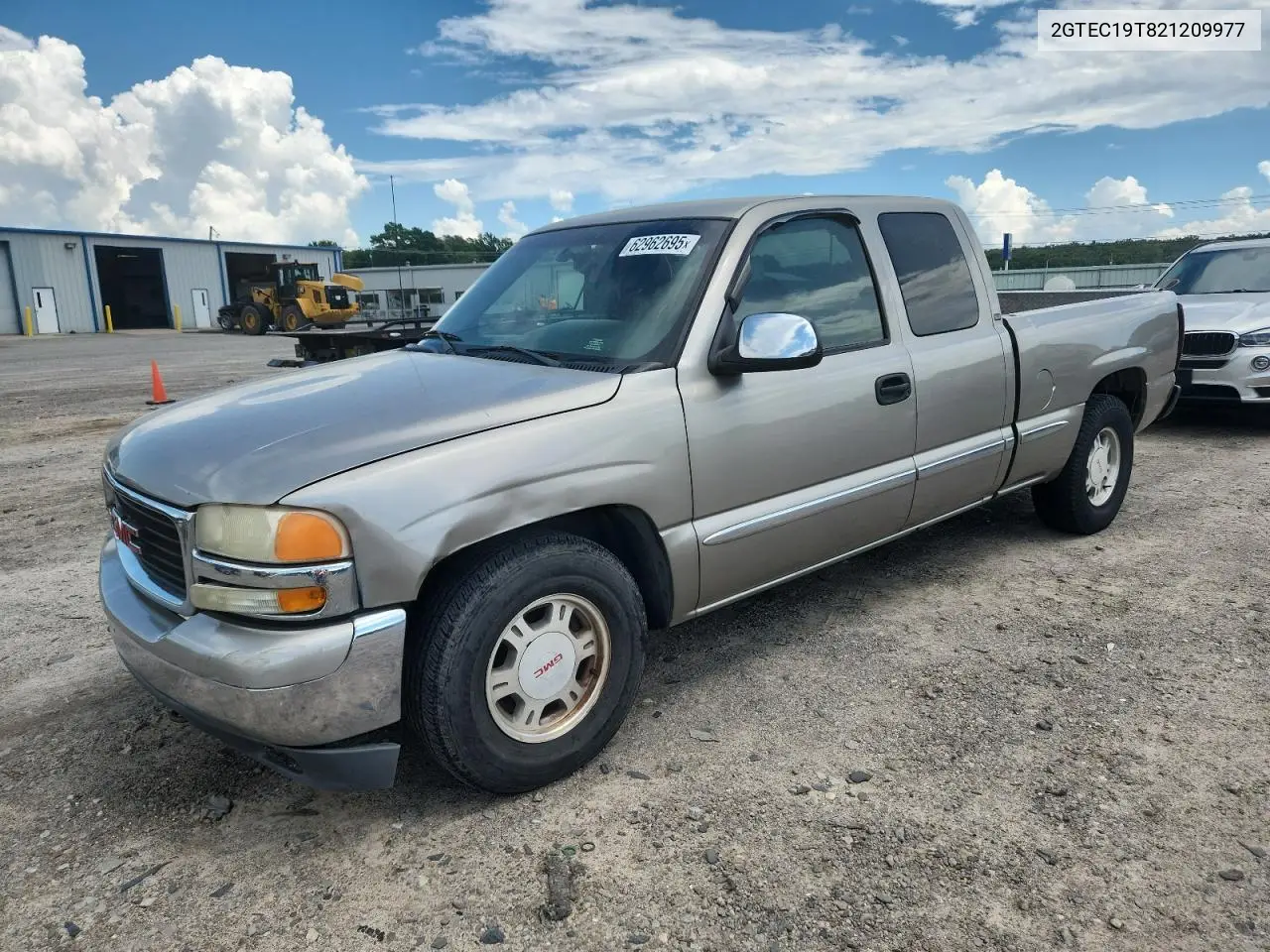 2002 GMC New Sierra C1500 VIN: 2GTEC19T821209977 Lot: 62962695