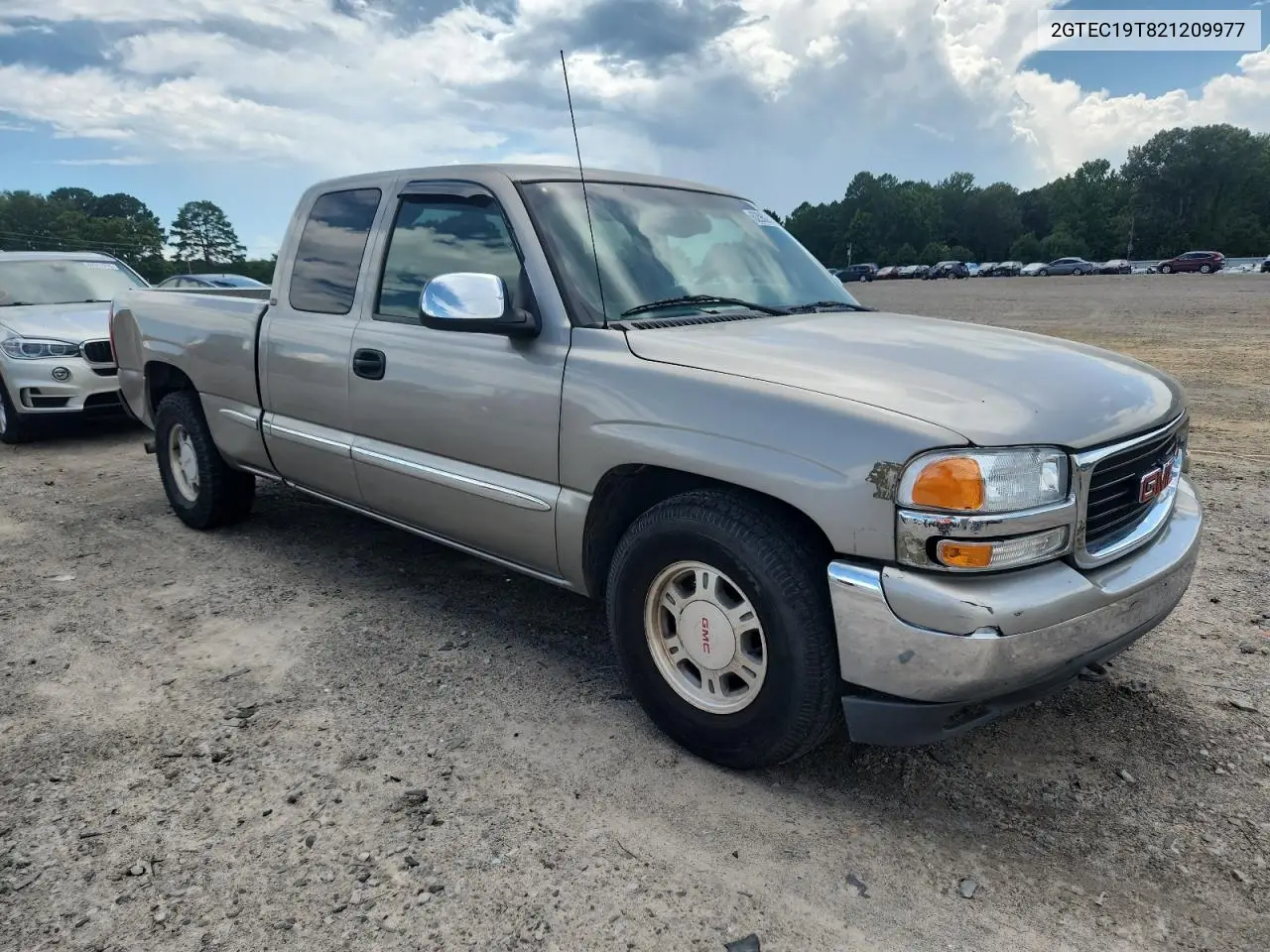 2002 GMC New Sierra C1500 VIN: 2GTEC19T821209977 Lot: 62962695