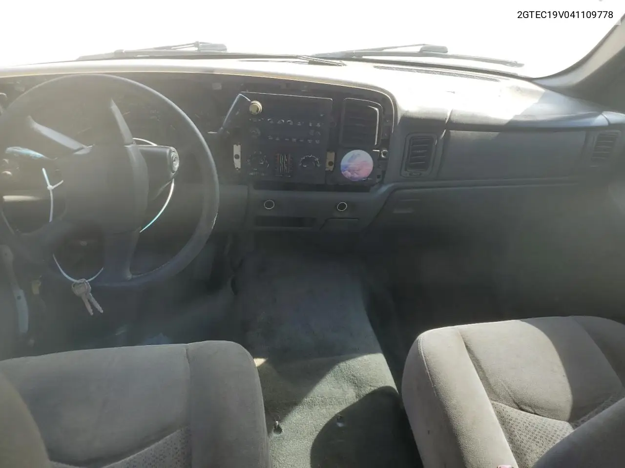 2004 GMC New Sierra C1500 VIN: 2GTEC19V041109778 Lot: 61548105
