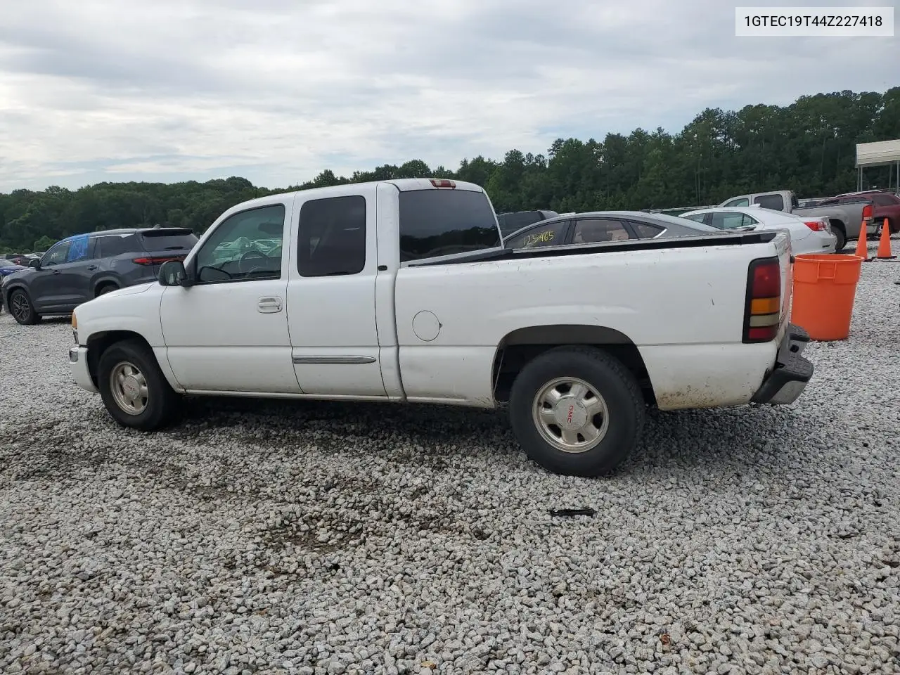 2004 GMC New Sierra C1500 VIN: 1GTEC19T44Z227418 Lot: 62688305