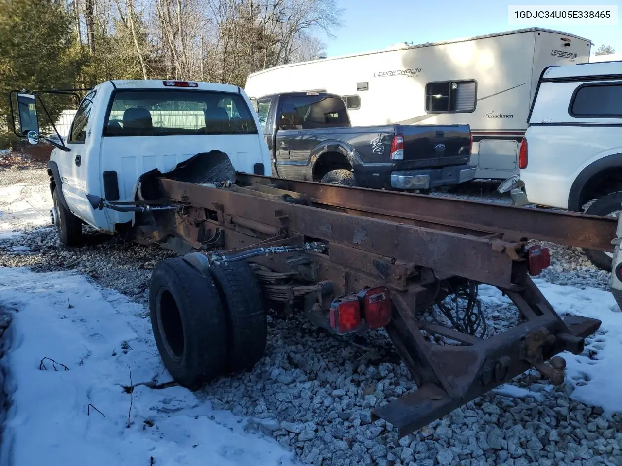 2005 GMC New Sierra C3500 VIN: 1GDJC34U05E338465 Lot: 46975265