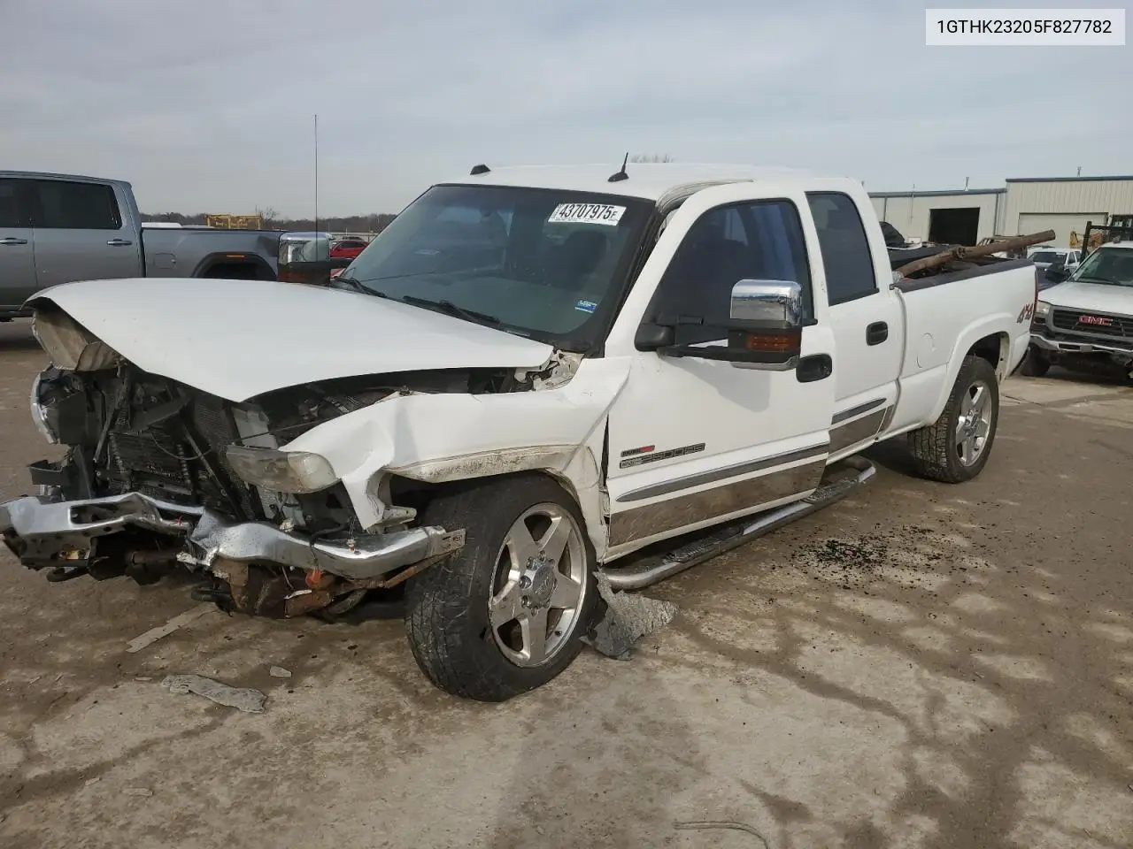 2005 GMC Sierra K2500 Heavy Duty VIN: 1GTHK23205F827782 Lot: 53156385