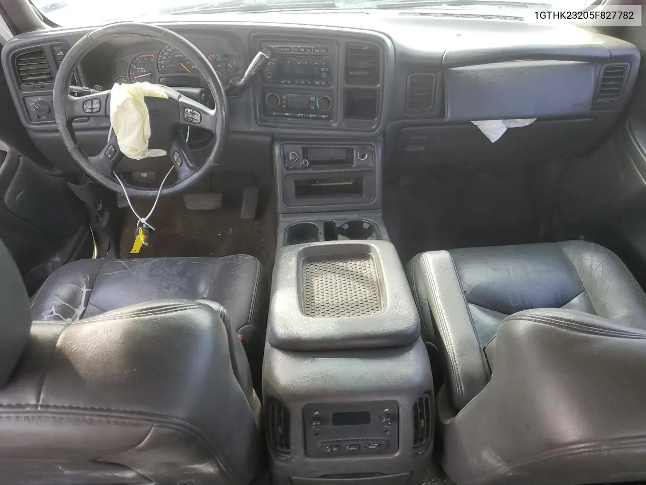 2005 GMC Sierra K2500 Heavy Duty VIN: 1GTHK23205F827782 Lot: 53156385