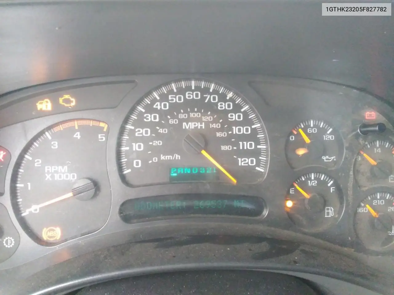 2005 GMC Sierra K2500 Heavy Duty VIN: 1GTHK23205F827782 Lot: 53156385