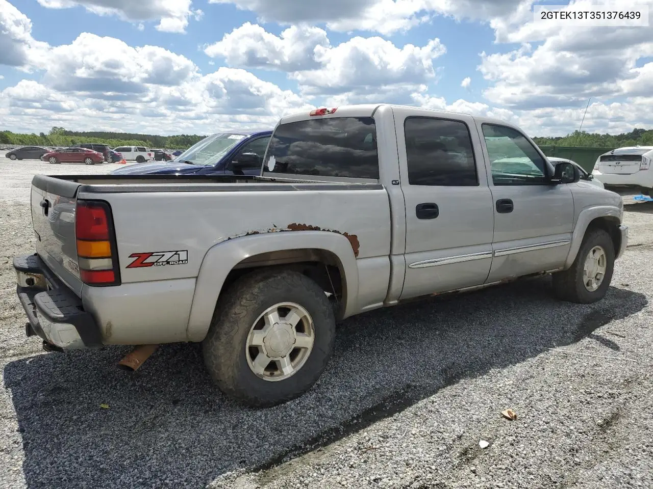 2005 GMC New Sierra K1500 VIN: 2GTEK13T351376439 Lot: 55336835