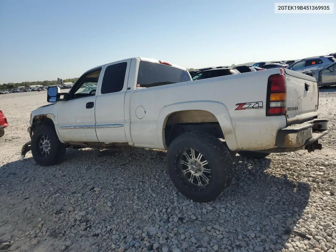 2005 GMC New Sierra K1500 VIN: 2GTEK19B451369935 Lot: 56320915