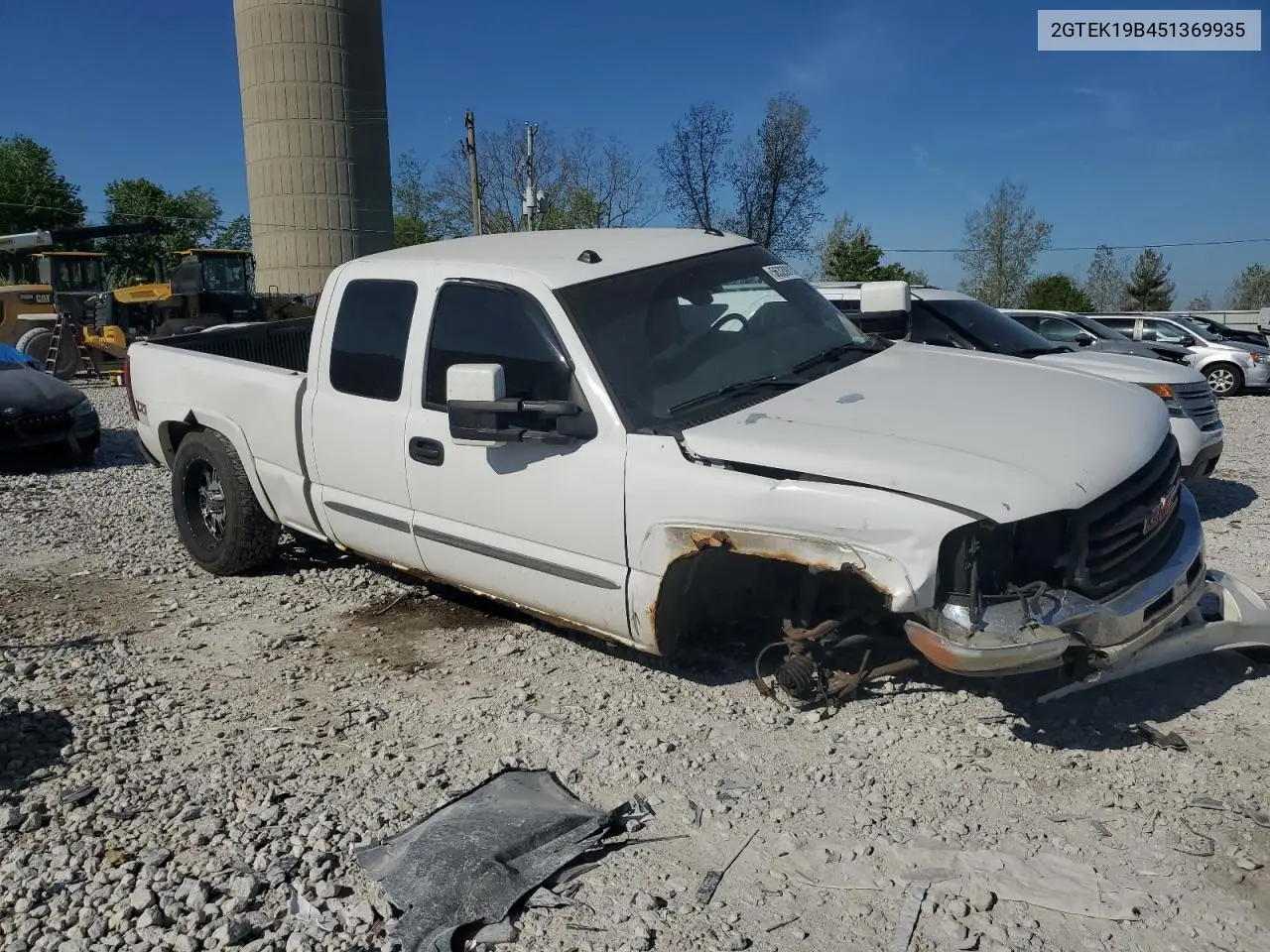 2005 GMC New Sierra K1500 VIN: 2GTEK19B451369935 Lot: 56320915