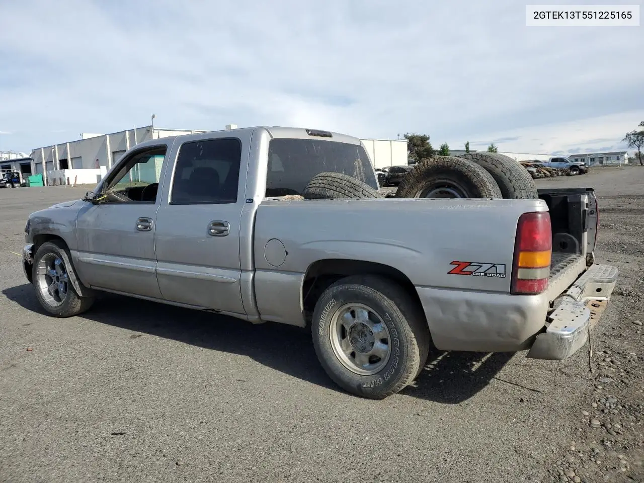 2005 GMC New Sierra K1500 VIN: 2GTEK13T551225165 Lot: 56536585