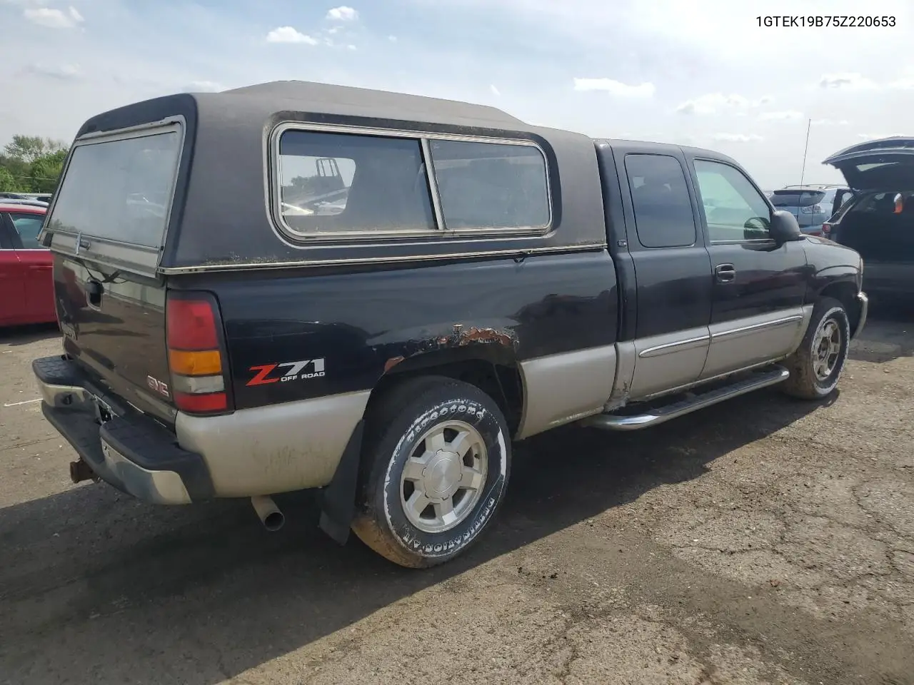 2005 GMC New Sierra K1500 VIN: 1GTEK19B75Z220653 Lot: 56710895