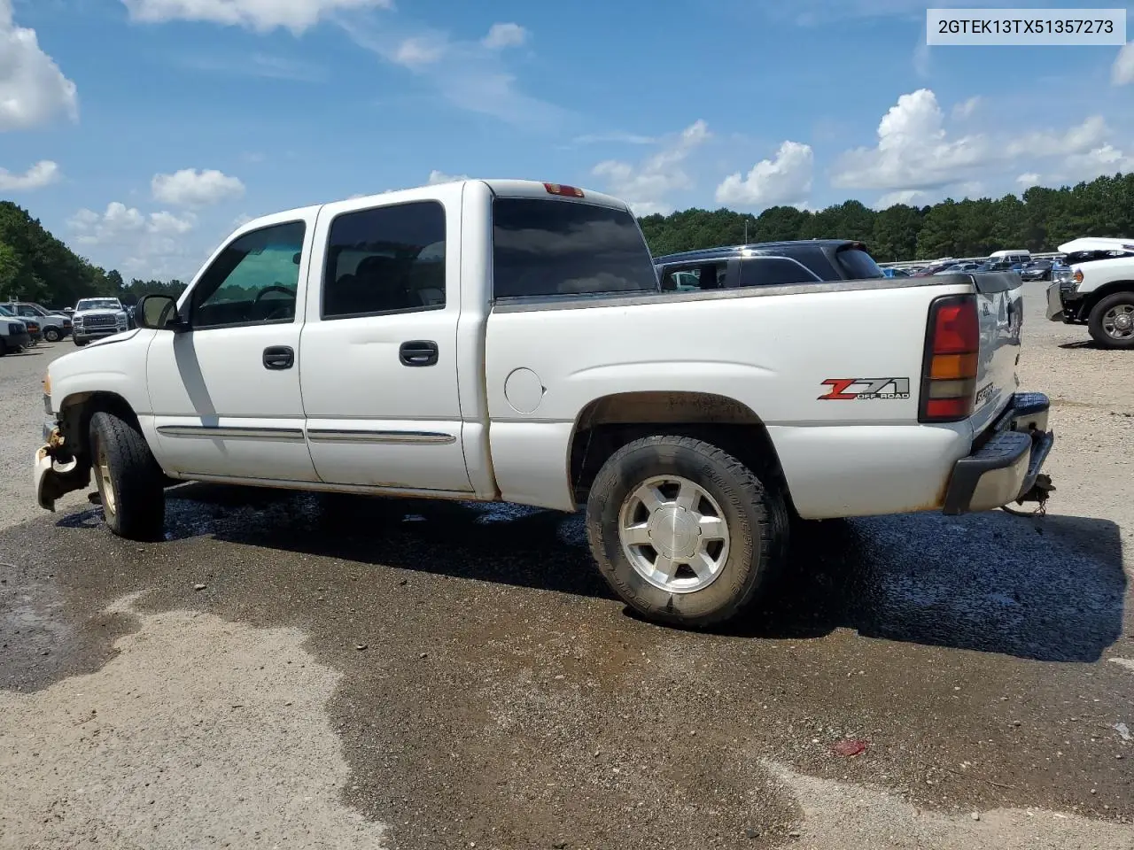 2005 GMC New Sierra K1500 VIN: 2GTEK13TX51357273 Lot: 62657065