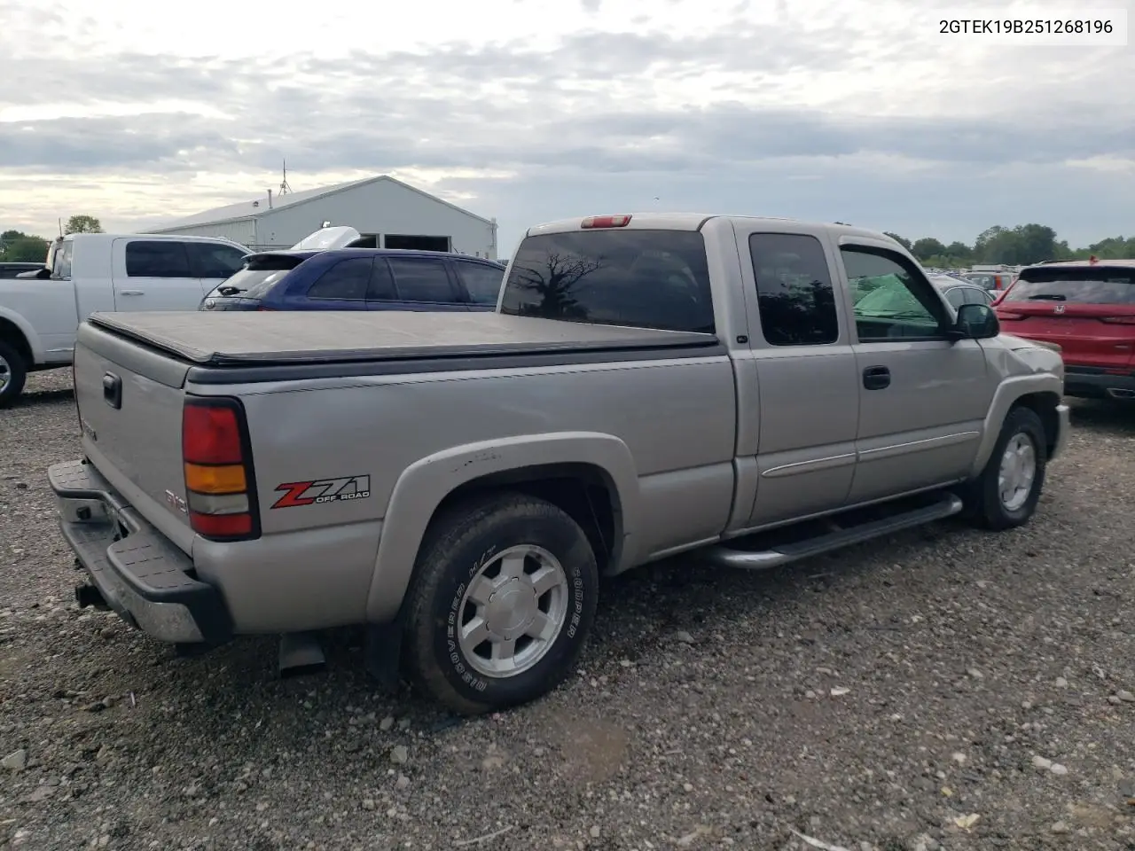 2005 GMC New Sierra K1500 VIN: 2GTEK19B251268196 Lot: 62707075