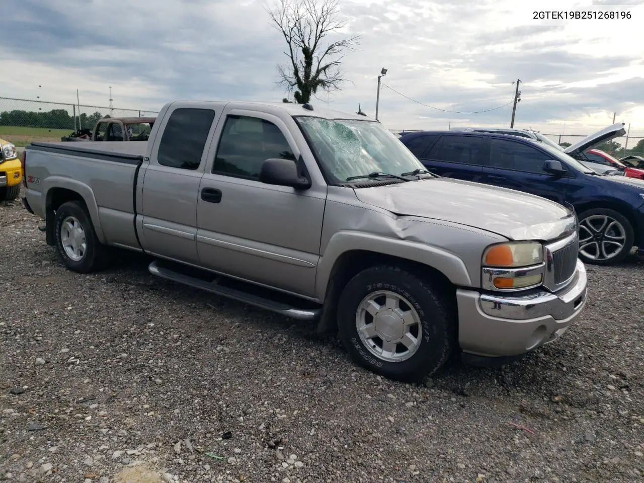 2005 GMC New Sierra K1500 VIN: 2GTEK19B251268196 Lot: 62707075