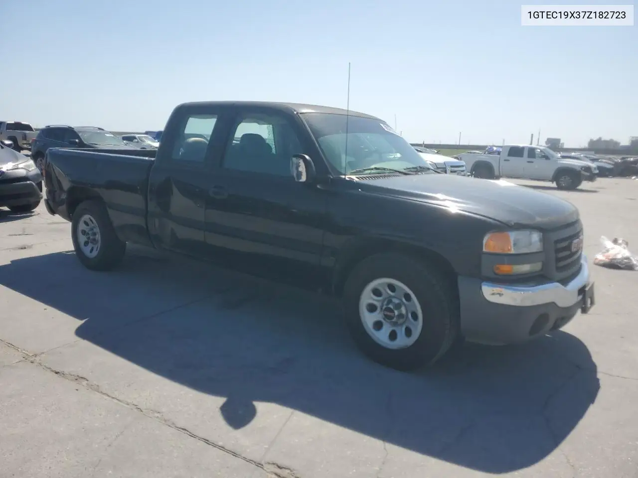 2007 GMC New Sierra C1500 Classic VIN: 1GTEC19X37Z182723 Lot: 52890565