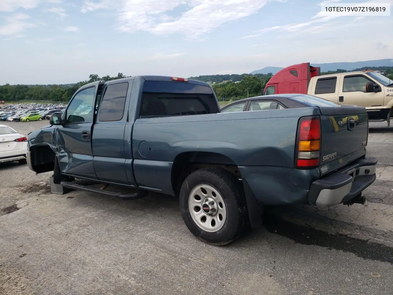 2007 GMC New Sierra C1500 Classic VIN: 1GTEC19V07Z196819 Lot: 62777775