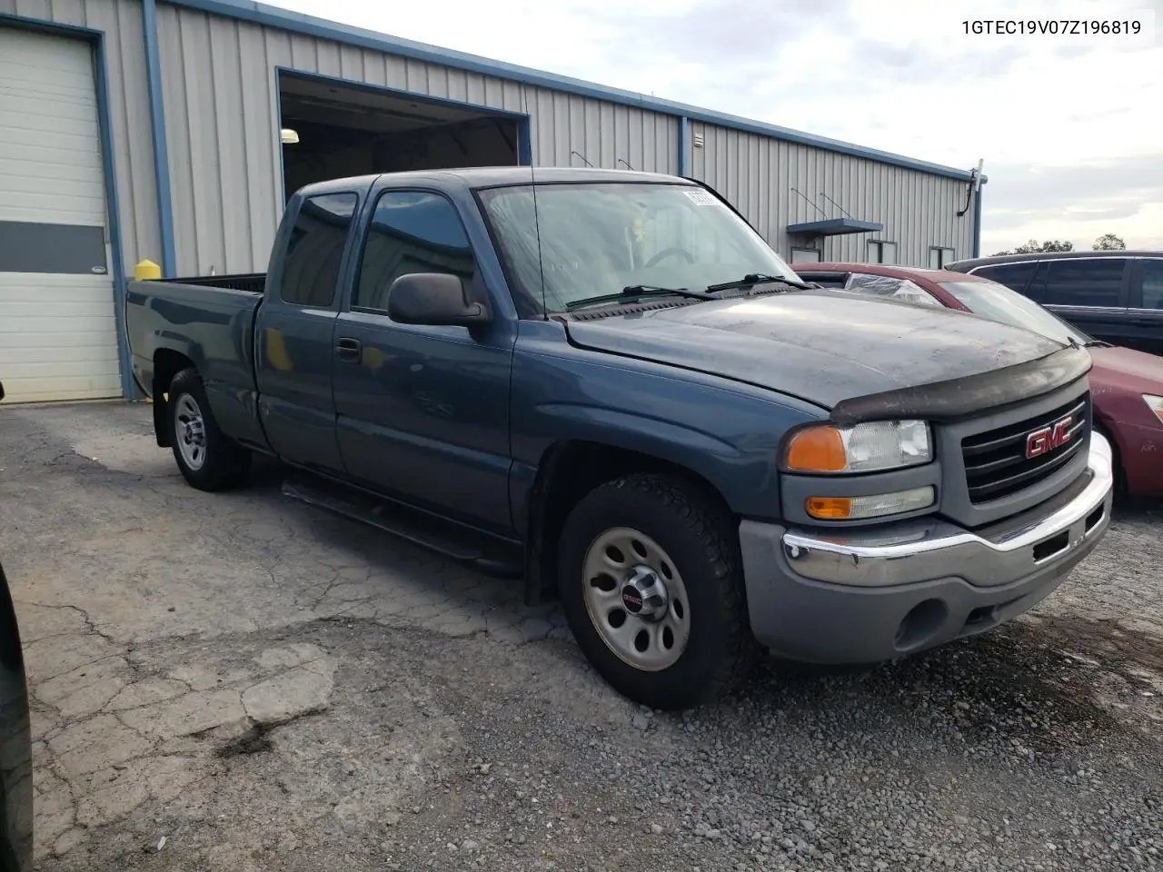 2007 GMC New Sierra C1500 Classic VIN: 1GTEC19V07Z196819 Lot: 62777775