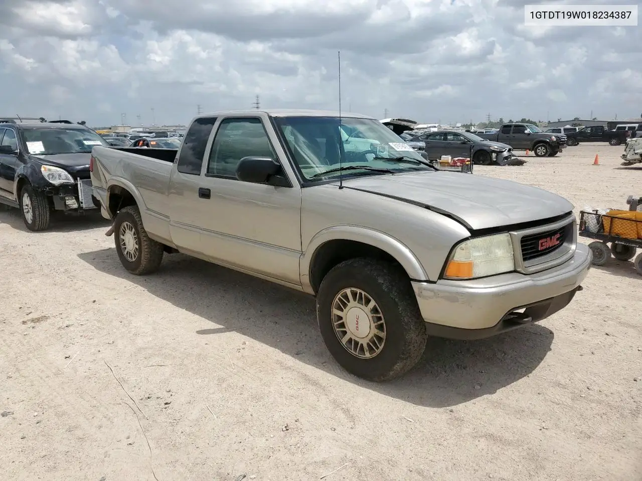 2001 GMC Sonoma VIN: 1GTDT19W018234387 Lot: 61919455