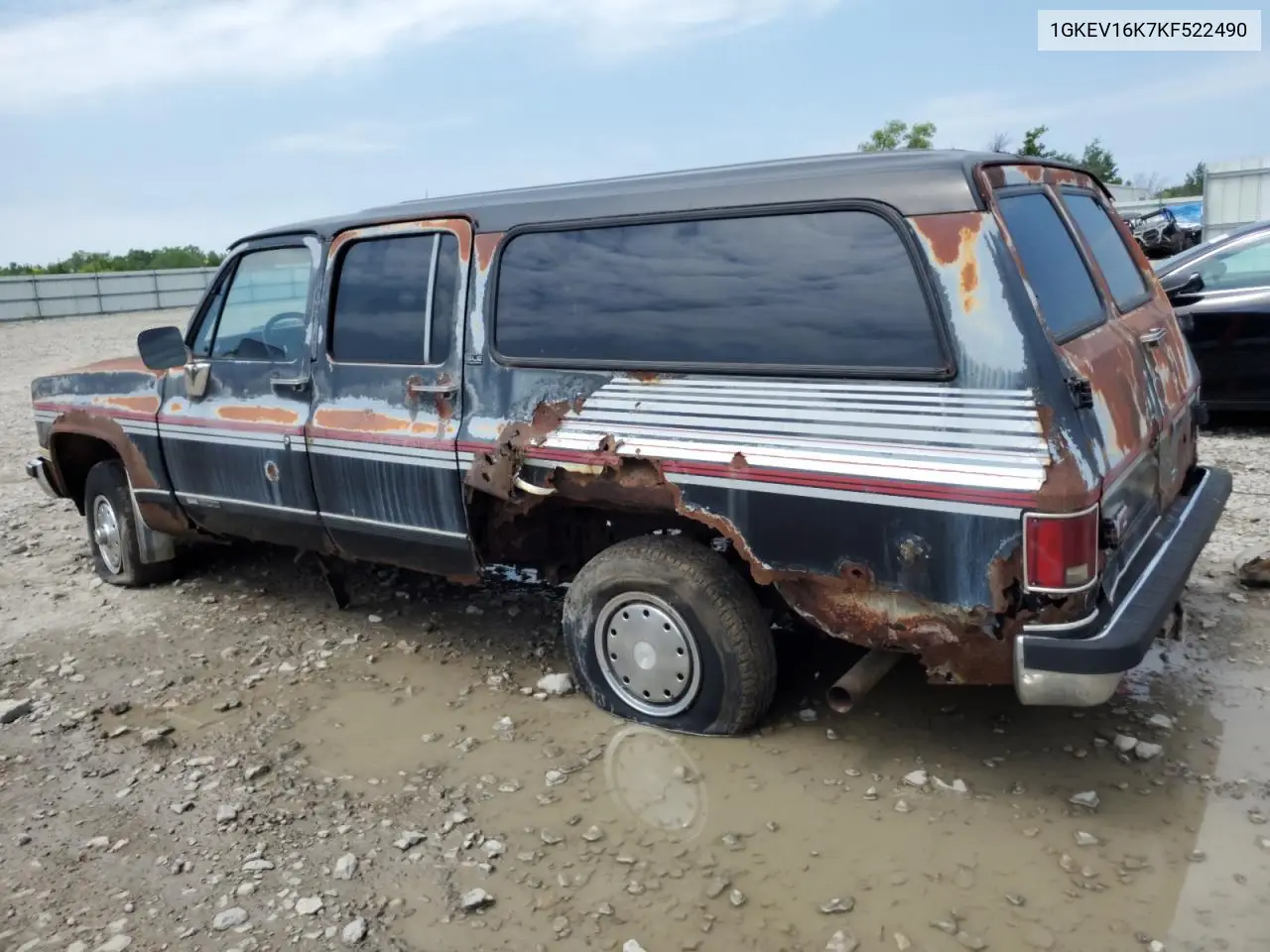 1989 GMC Suburban V15 Conventional VIN: 1GKEV16K7KF522490 Lot: 63555475
