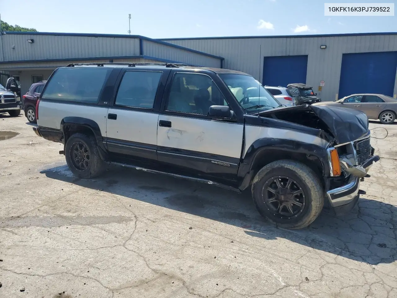 1993 GMC Suburban K1500 VIN: 1GKFK16K3PJ739522 Lot: 61732115
