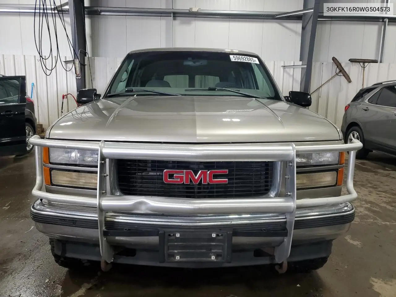 1998 GMC Suburban K1500 VIN: 3GKFK16R0WG504573 Lot: 59692885