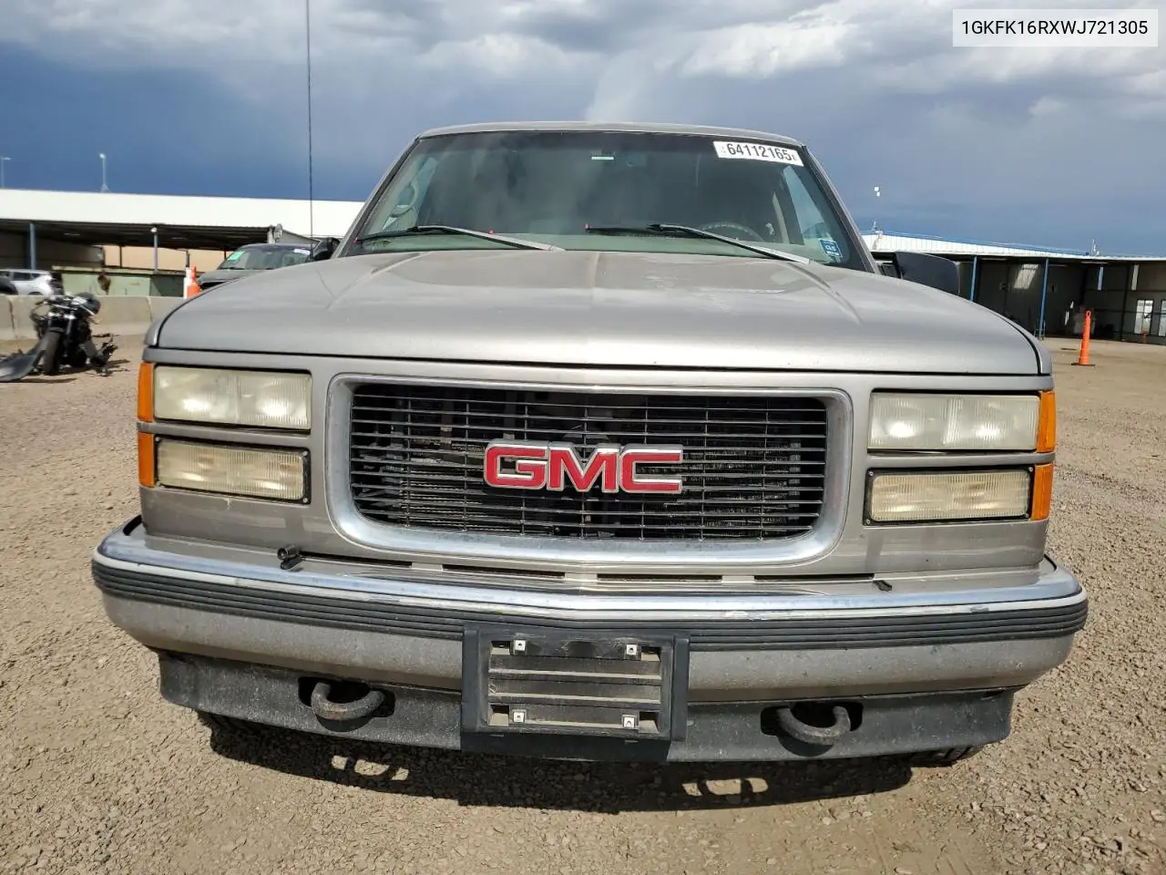 1998 GMC Suburban K1500 VIN: 1GKFK16RXWJ721305 Lot: 64112165