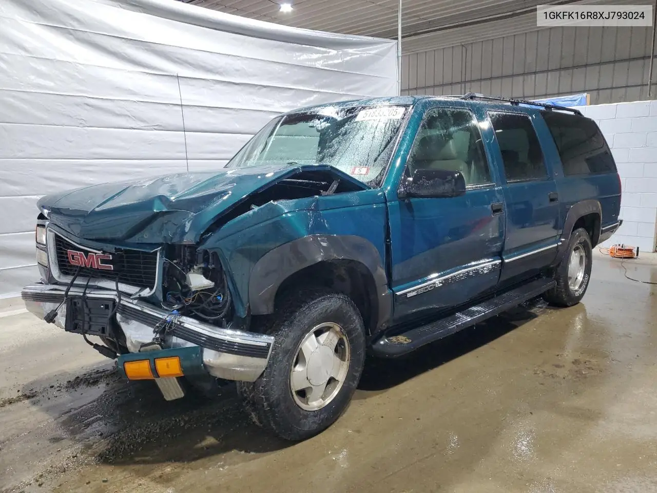 1999 GMC Suburban K1500 VIN: 1GKFK16R8XJ793024 Lot: 51833205
