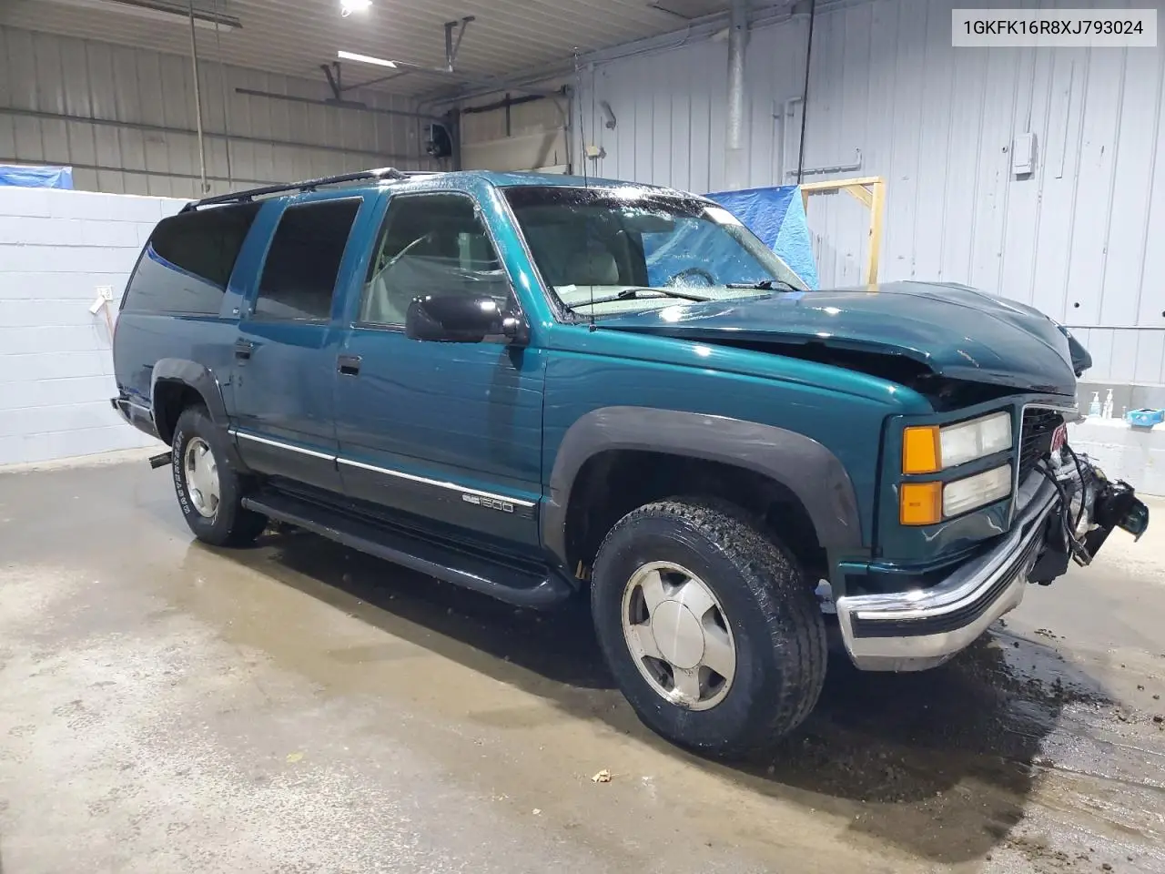 1999 GMC Suburban K1500 VIN: 1GKFK16R8XJ793024 Lot: 51833205