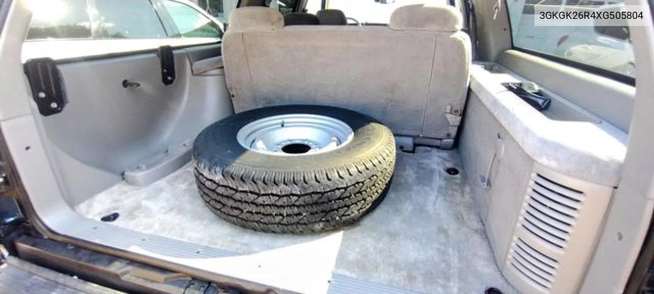 1999 GMC Suburban K2500 VIN: 3GKGK26R4XG505804 Lot: 53661442