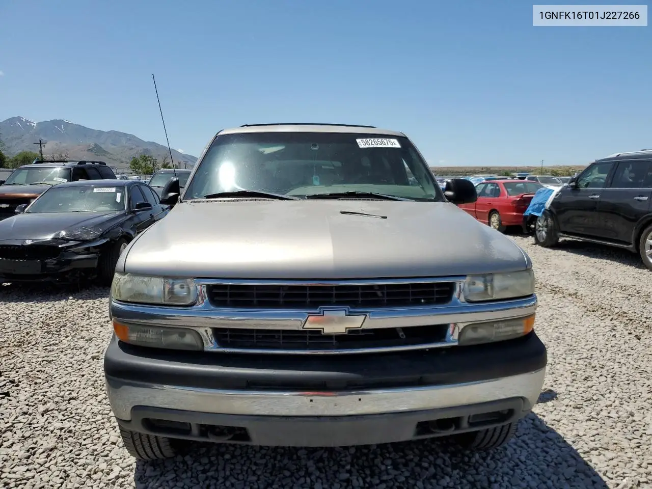 2001 Chevrolet Suburban K1500 VIN: 1GNFK16T01J227266 Lot: 58265675