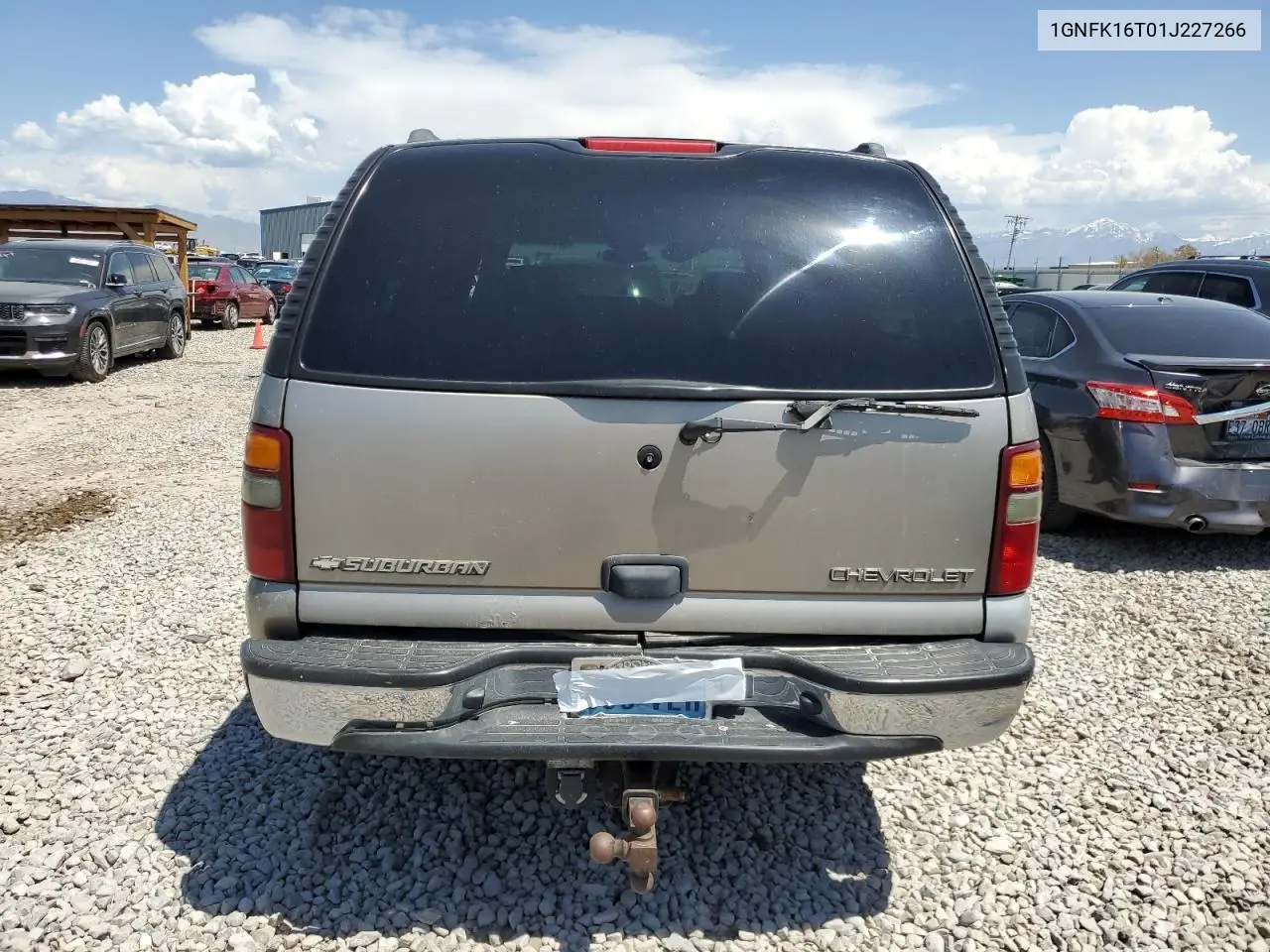 2001 Chevrolet Suburban K1500 VIN: 1GNFK16T01J227266 Lot: 58265675