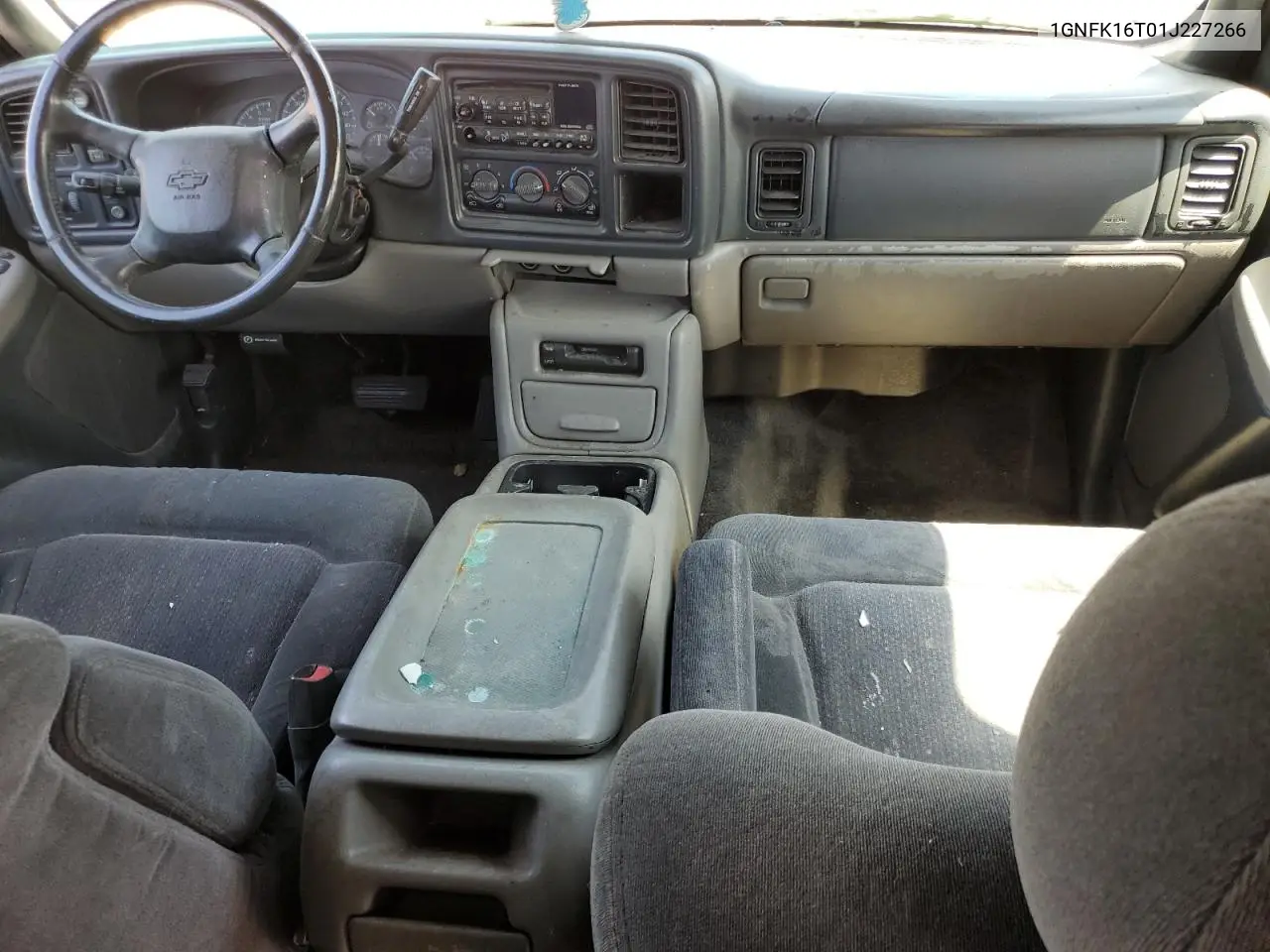 2001 Chevrolet Suburban K1500 VIN: 1GNFK16T01J227266 Lot: 58265675