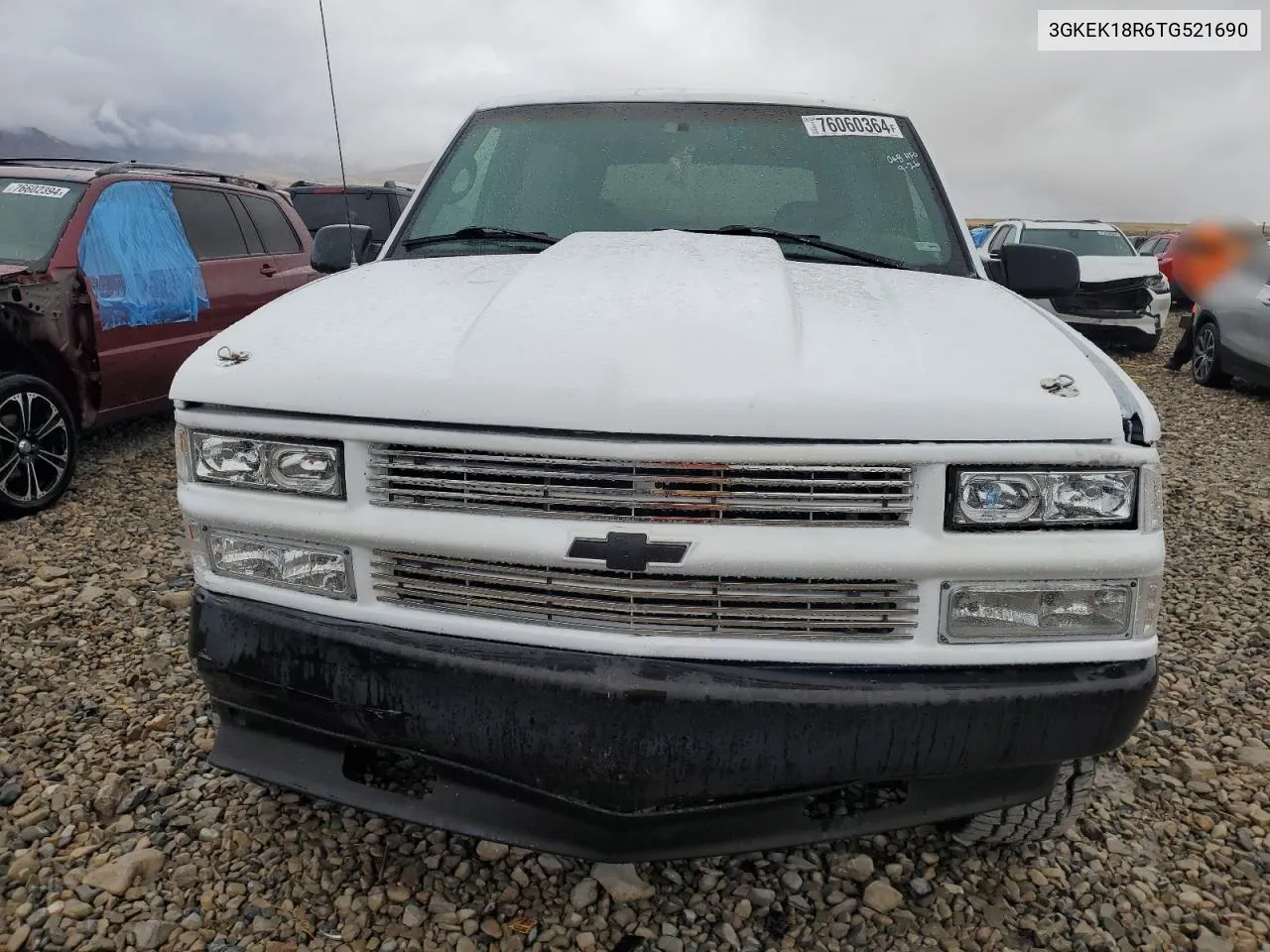 1996 GMC Yukon VIN: 3GKEK18R6TG521690 Lot: 76060364