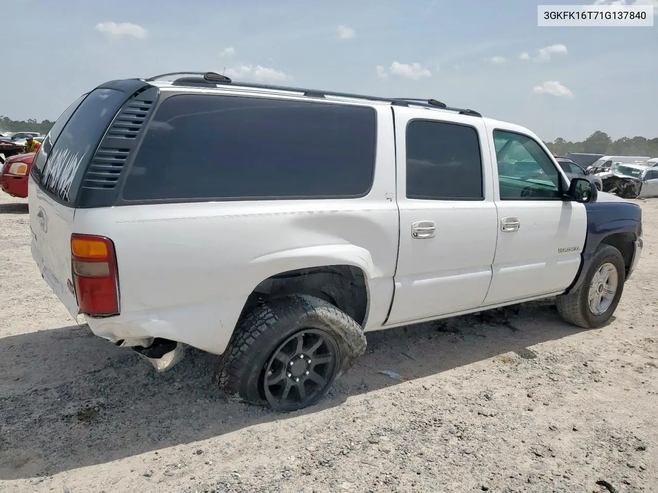 2001 GMC Yukon Xl K1500 VIN: 3GKFK16T71G137840 Lot: 63424075