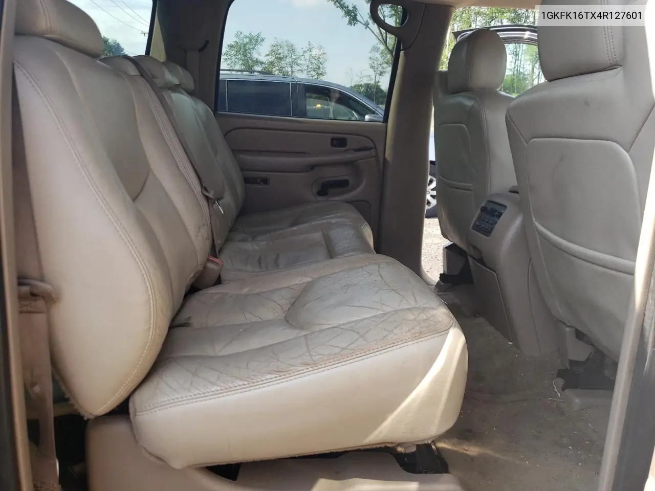 2004 GMC Yukon Xl K1500 VIN: 1GKFK16TX4R127601 Lot: 63744215