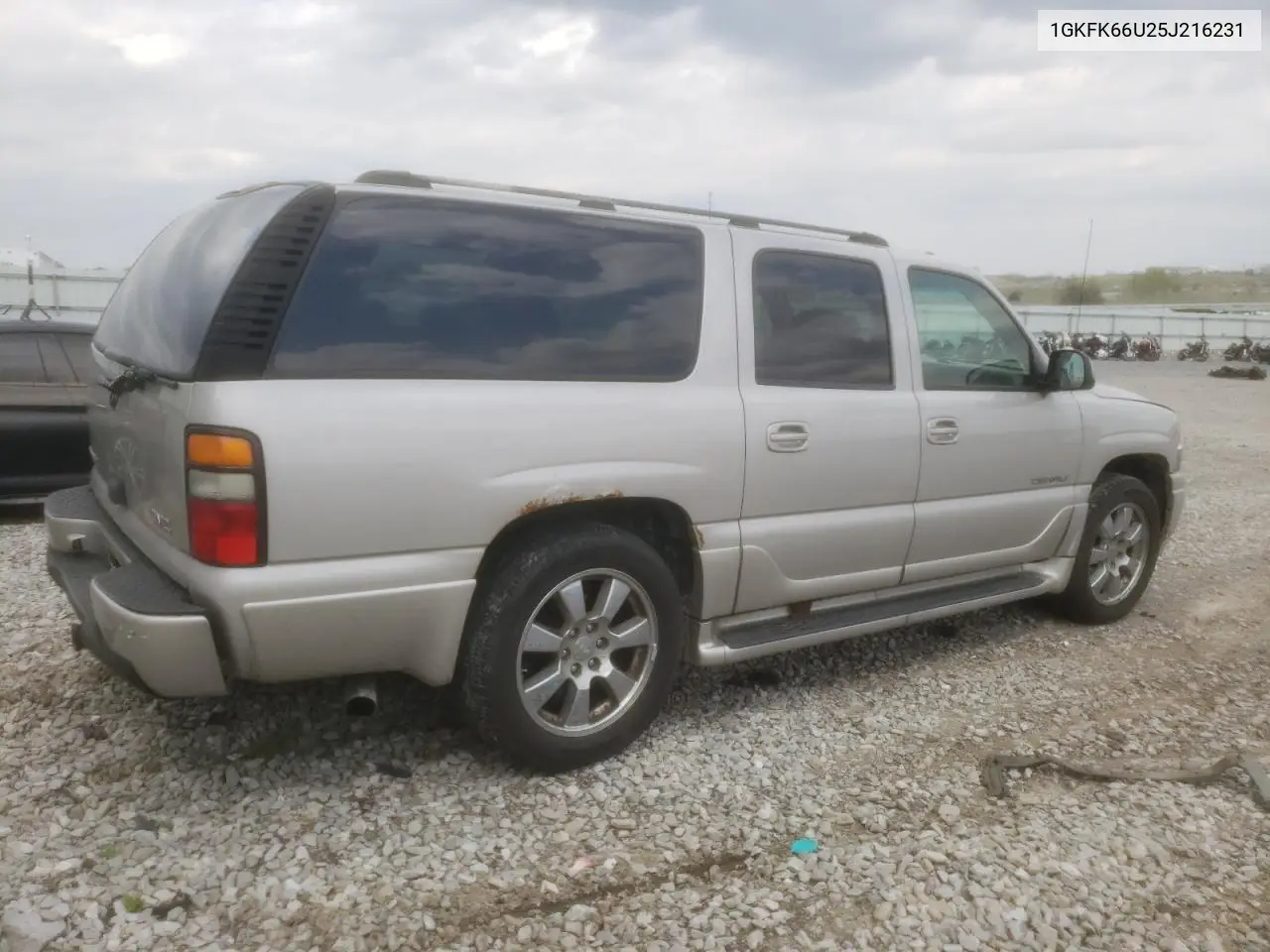 2005 GMC Yukon Xl Denali VIN: 1GKFK66U25J216231 Lot: 52962575