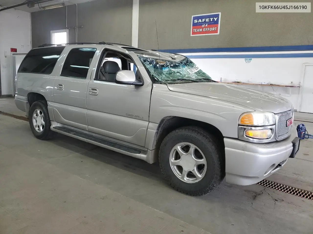 2005 GMC Yukon Xl Denali VIN: 1GKFK66U45J166190 Lot: 56972705