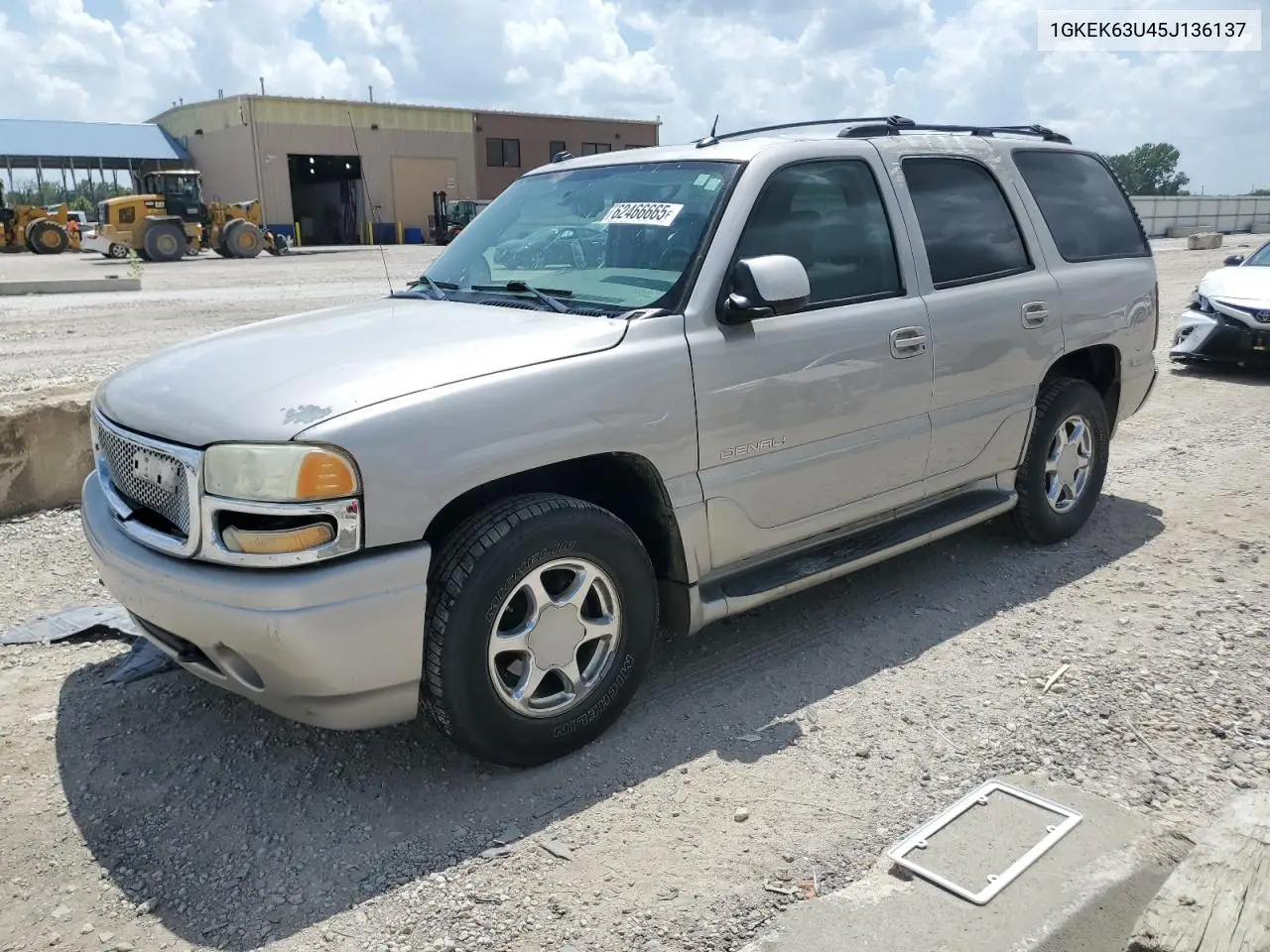 2005 GMC Yukon Denali VIN: 1GKEK63U45J136137 Lot: 62466665