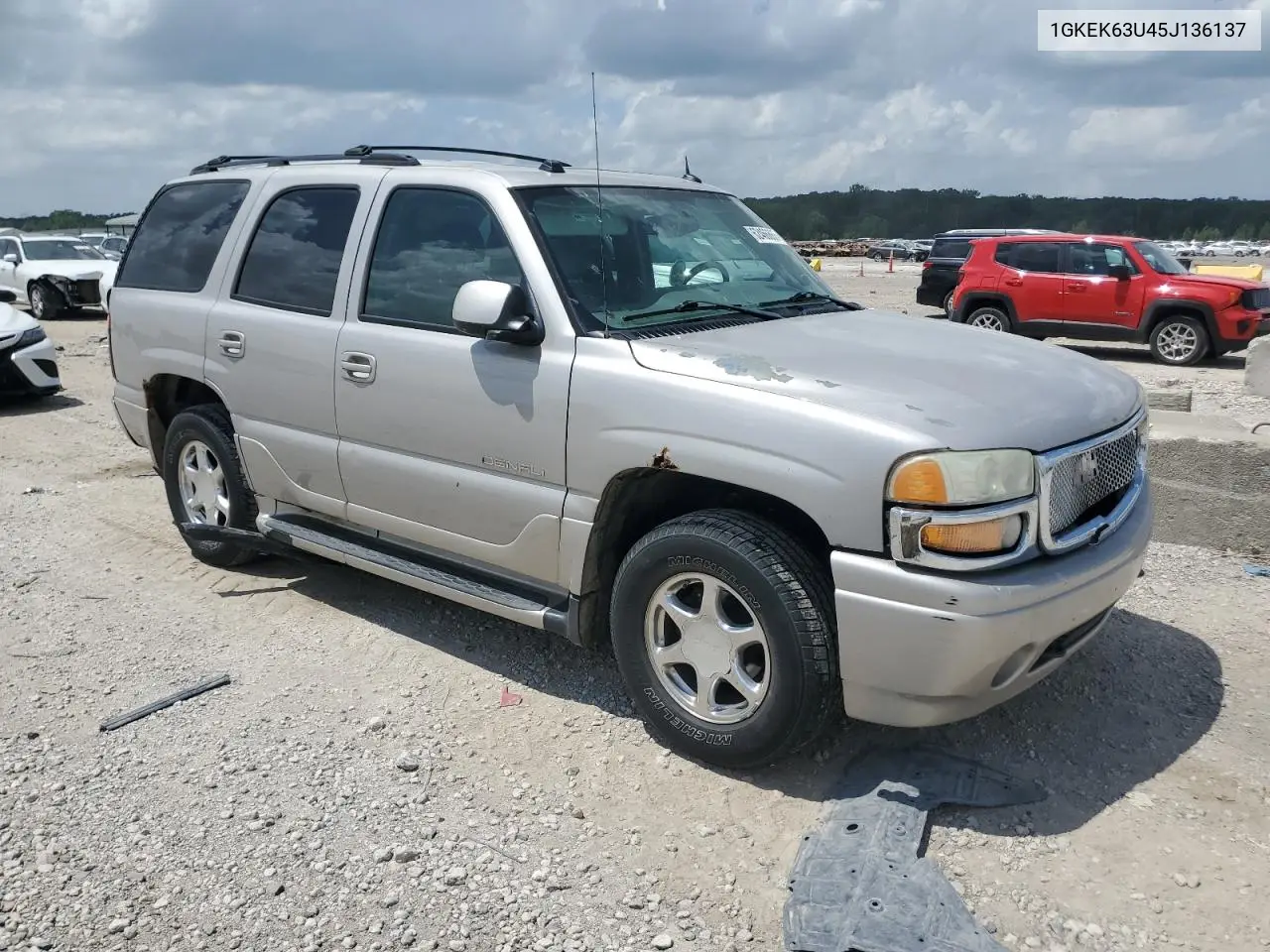 2005 GMC Yukon Denali VIN: 1GKEK63U45J136137 Lot: 62466665