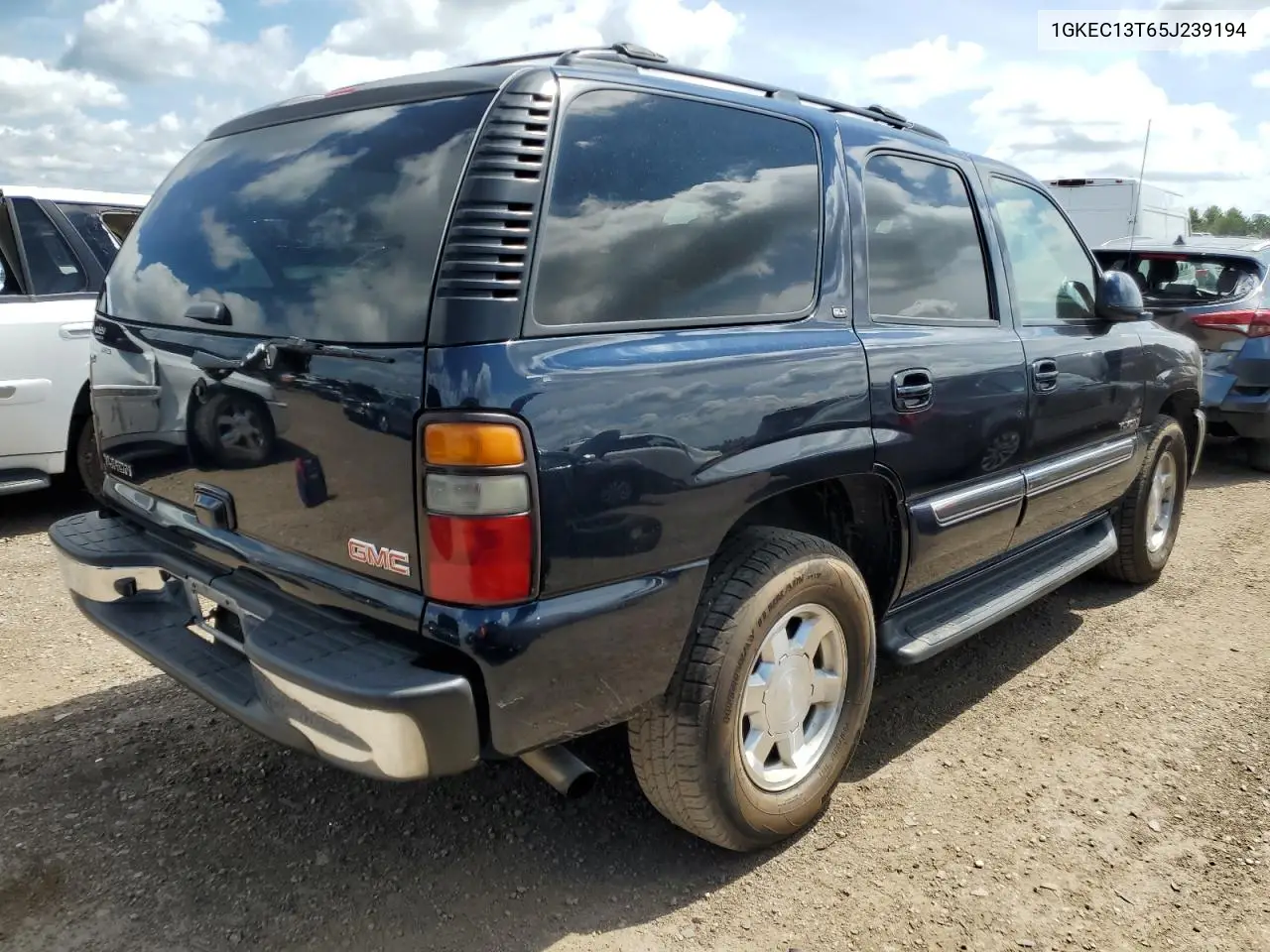 2005 GMC Yukon VIN: 1GKEC13T65J239194 Lot: 62904615