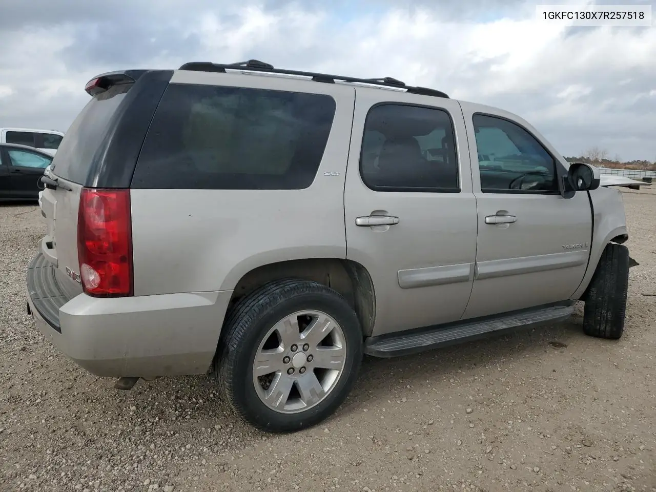 2007 GMC Yukon VIN: 1GKFC130X7R257518 Lot: 44441555