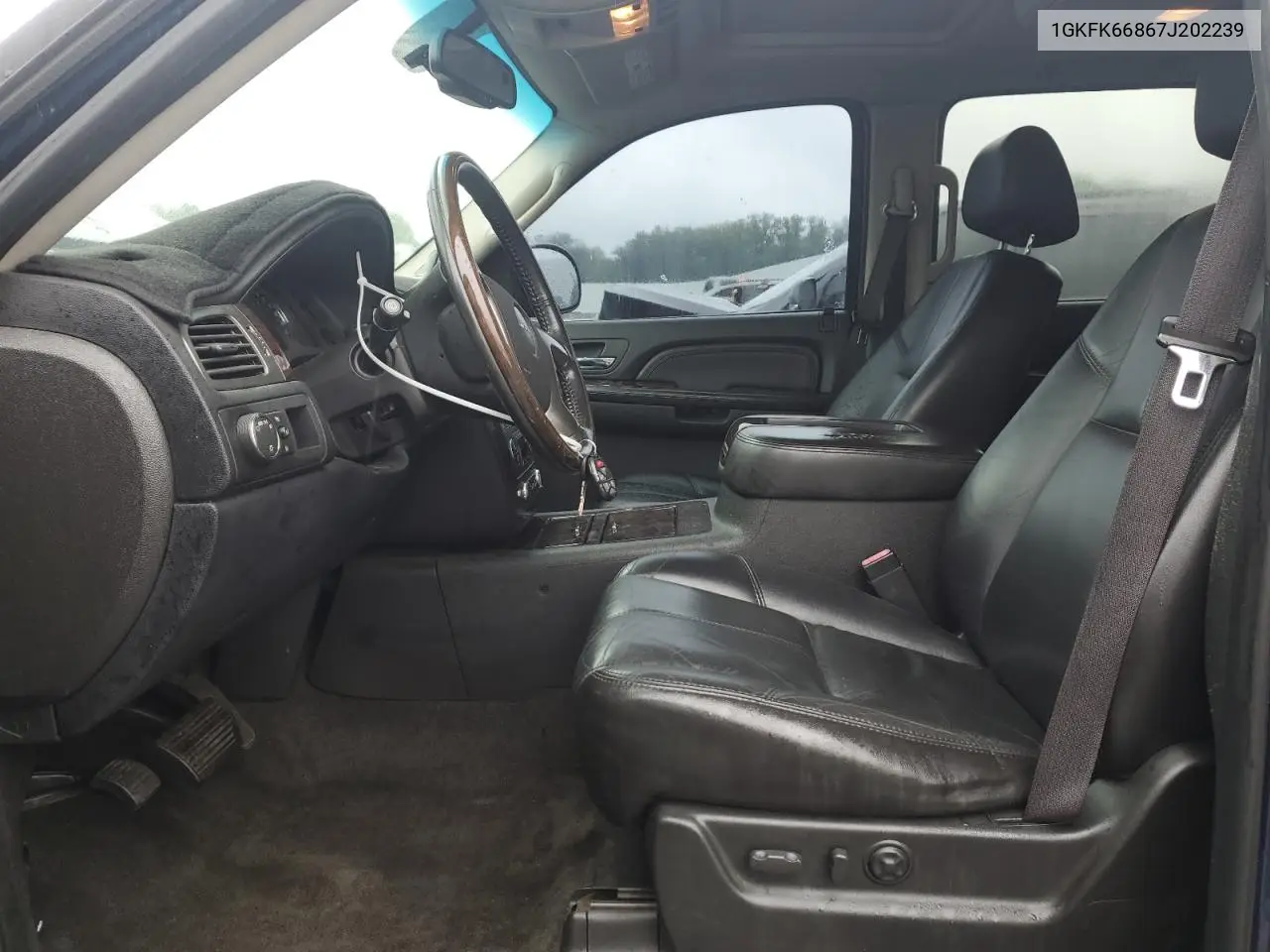 2007 GMC Yukon Xl Denali VIN: 1GKFK66867J202239 Lot: 61342015