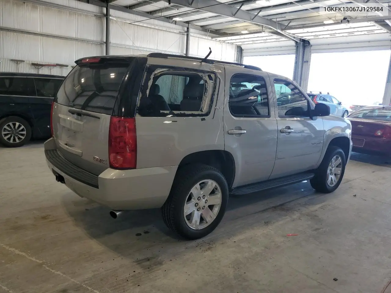 2007 GMC Yukon VIN: 1GKFK13067J129584 Lot: 62888195