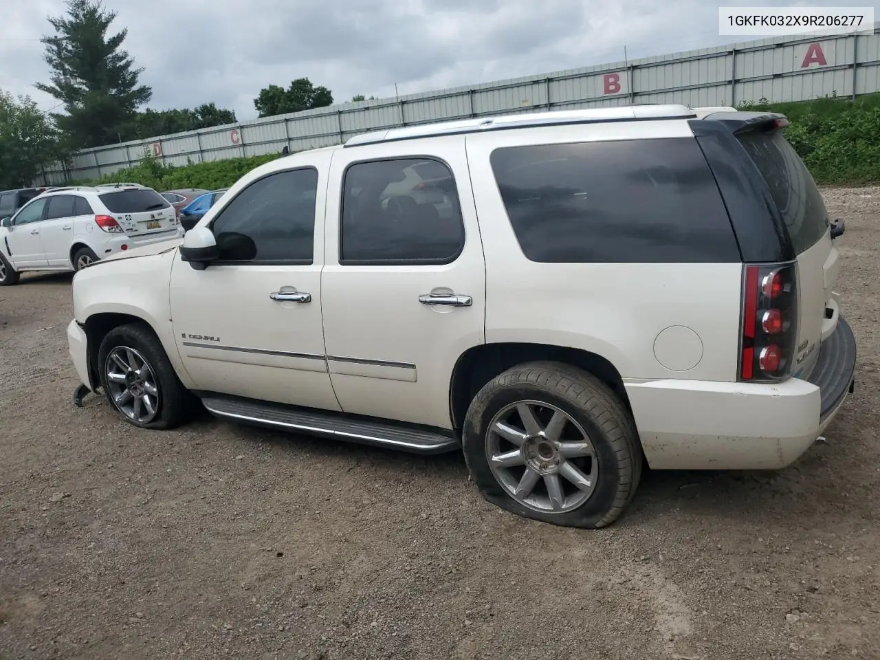 2009 GMC Yukon Denali VIN: 1GKFK032X9R206277 Lot: 62719625